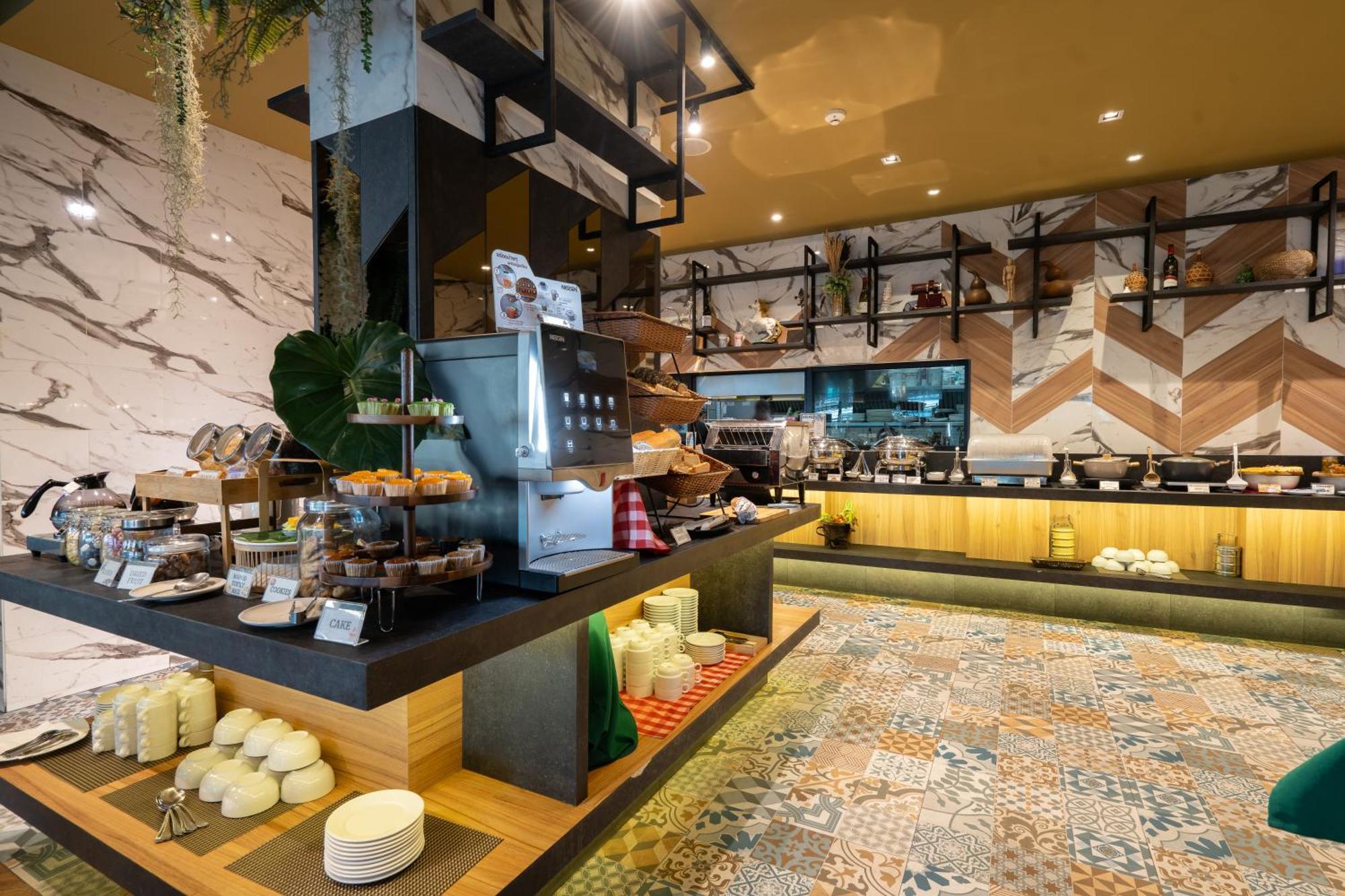 Rak Elegant Hotel Patong Экстерьер фото
